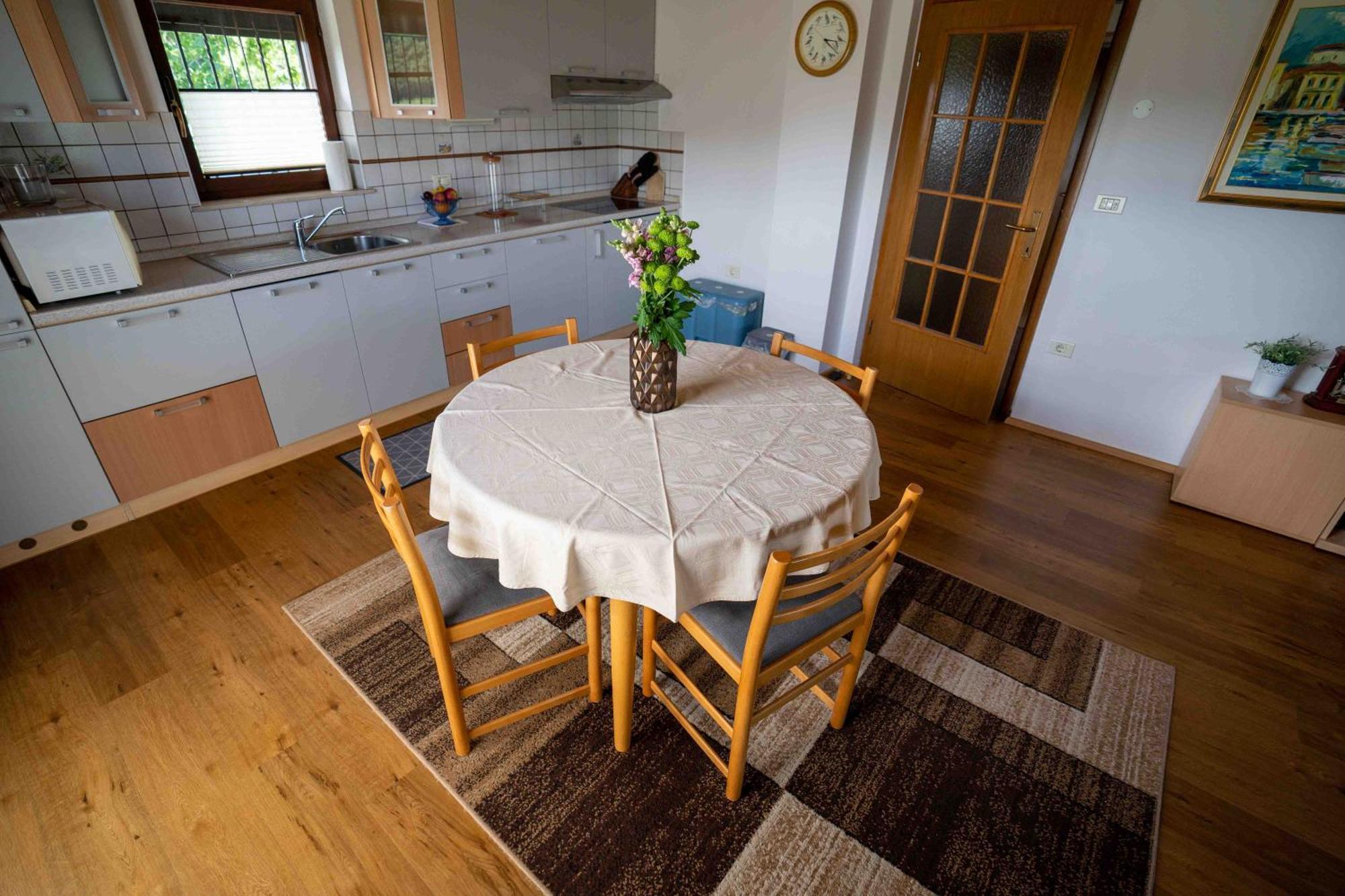 Lidija Apartment *